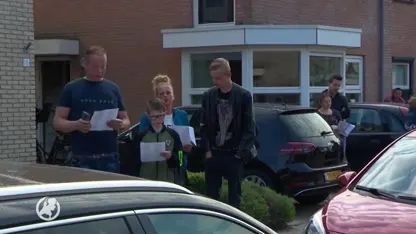 Heel Urk zingt: zo kreeg Jannie op zondagochtend een heel vissersdorp de straat op