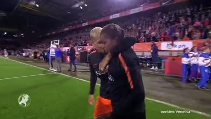 Oranjeleeuwinnen beginnen play-offs WK met zege op Denemarken