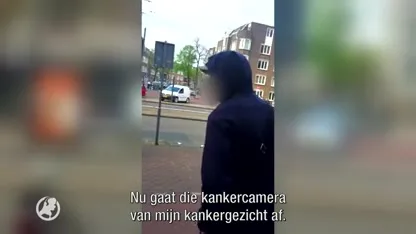 Homostel in Amsterdam uitgescholden en bespuugd, belager gefilmd