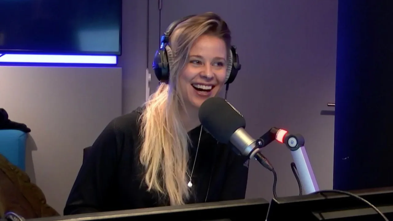 Celine test seksspeeltje uit