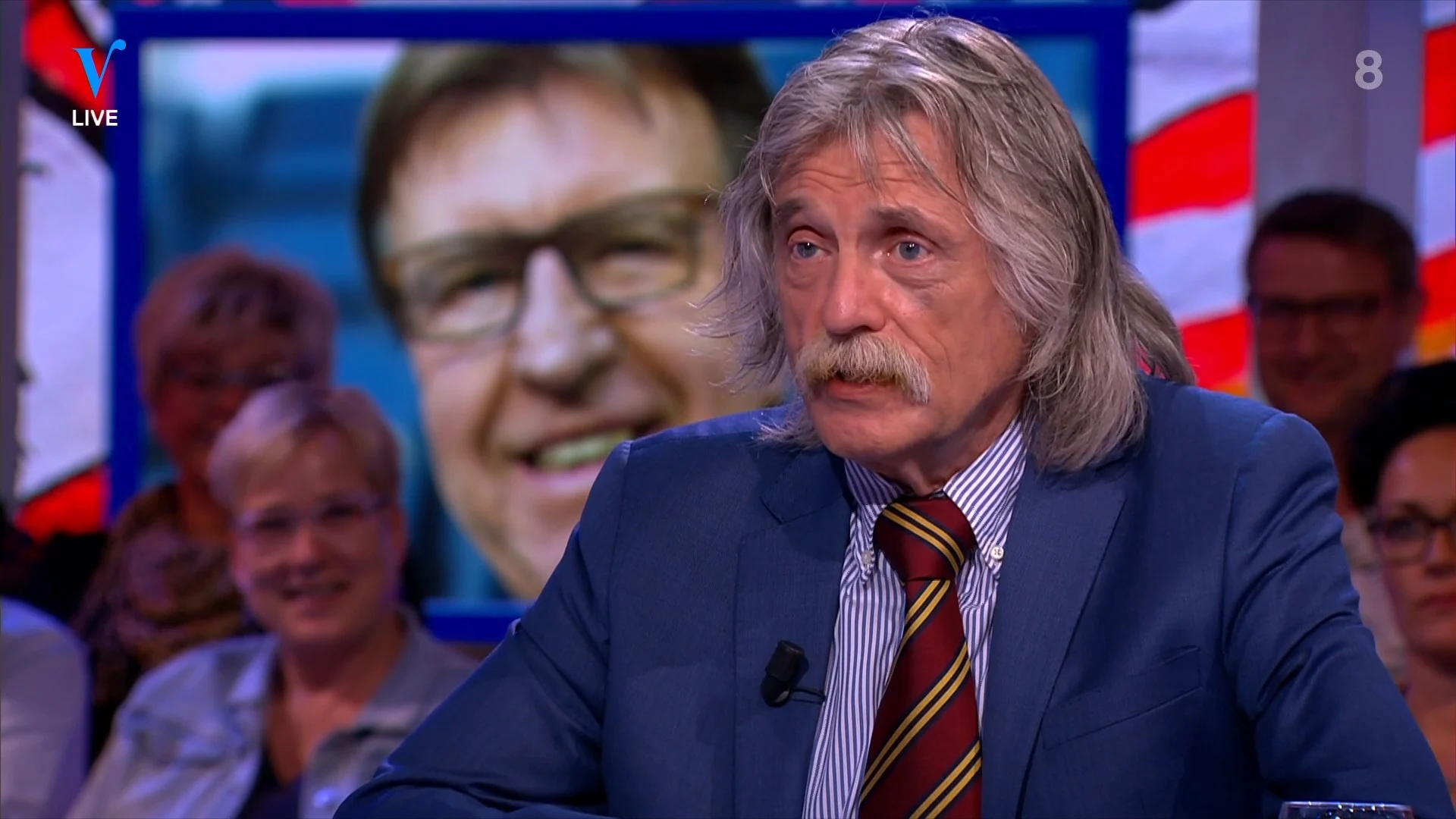 Johan ziet vlogger Aad300 bij persconferentie PSV: 'Dit moet Aad niet willen'