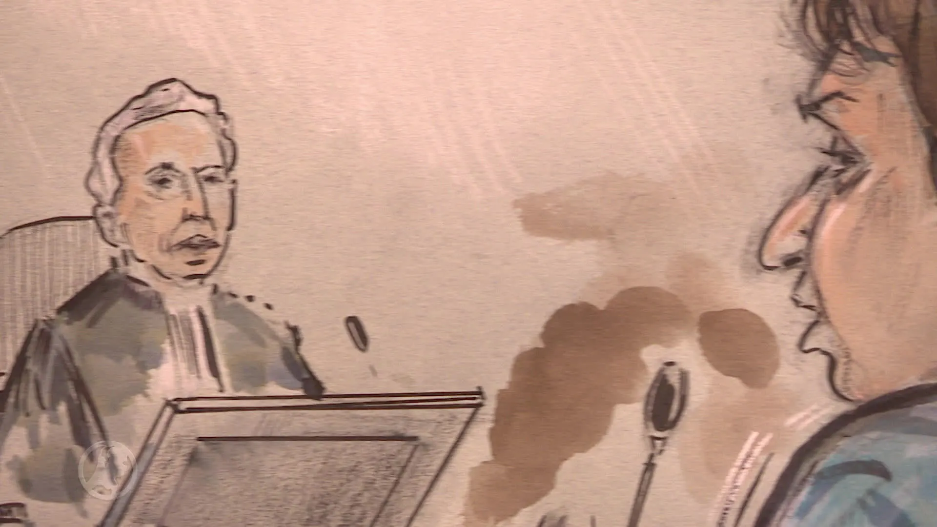 Astrid leest emotionele brief van moeder Holleeder voor in rechtbank