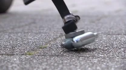 Frietboer beloont opruimers van lachgaspatronen met een kroket