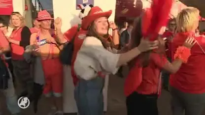 Oranjefans uit hun dak na groepswinst Nederland: 'We gaan naar Rennes toe!'