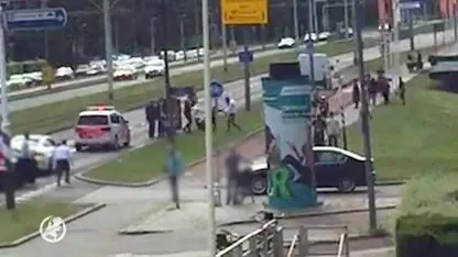 Man die agent neersloeg bij trouwstoet Rotterdam blijft langer vast