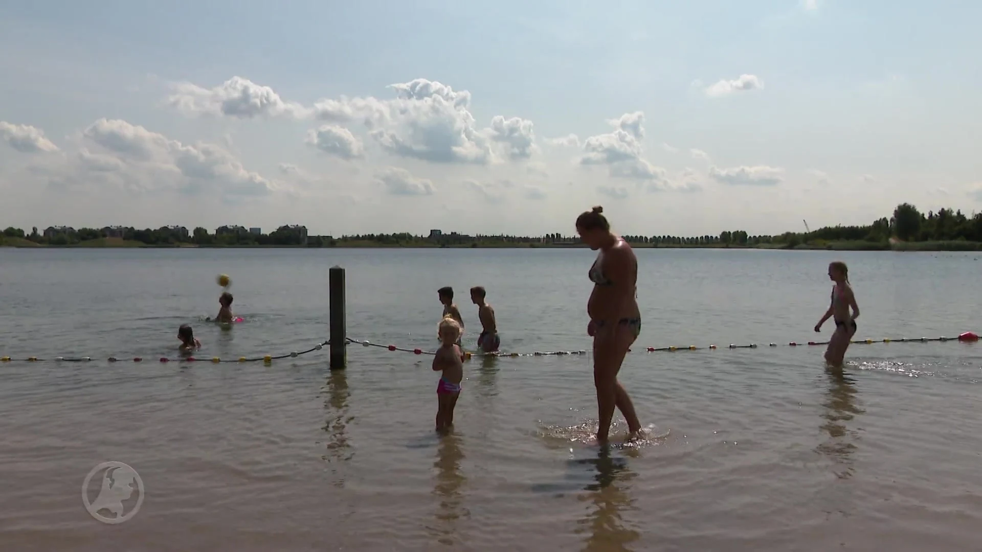 Omwonenden willen meer toezicht bij Toolenburgerplas nadat jochie (4) verdronk