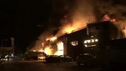 Grote brand legt bedrijfspand Schiedam in de as
