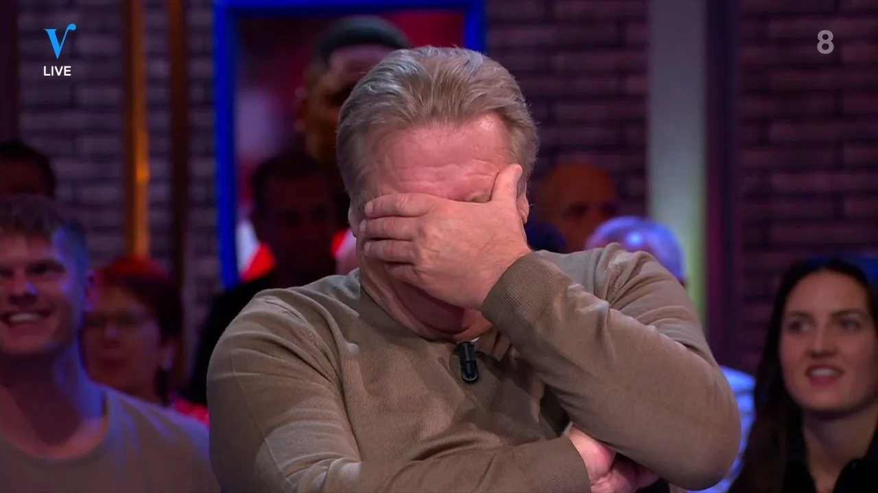 Johan messcherp tijdens Toto-voorspelling