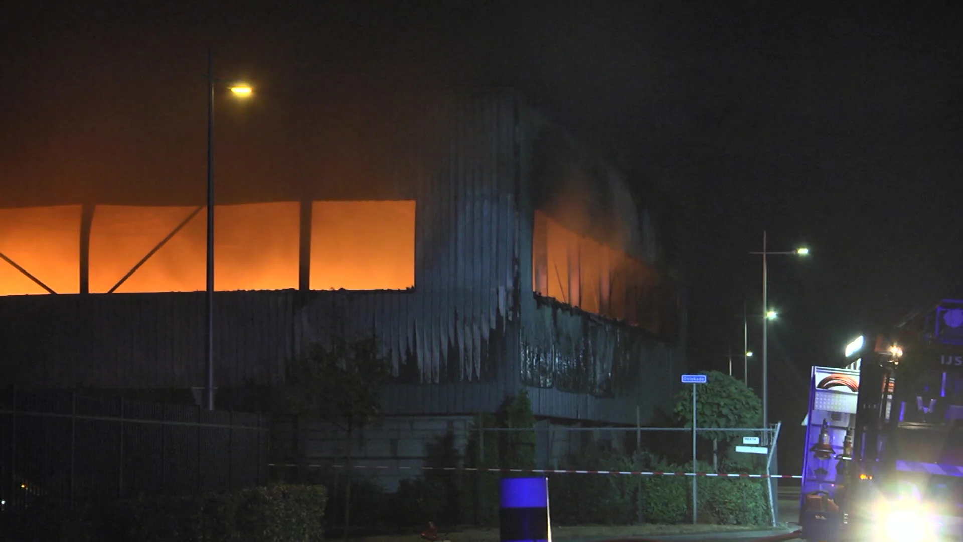 Zeer grote brand bedrijventerrein Kampen