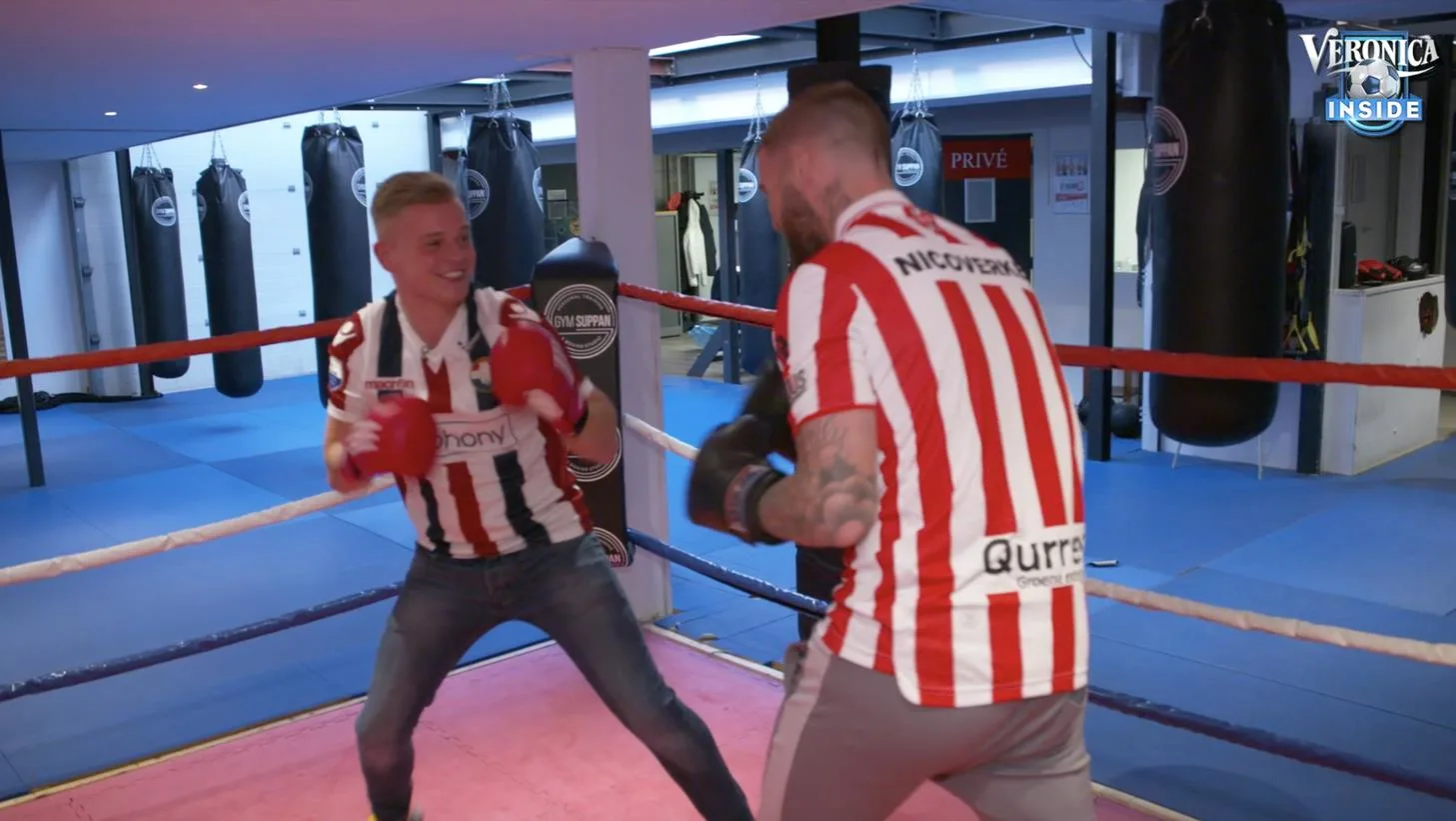 Dennis gaat boksen met Lars Veldwijk: 'Naakt grapje in Monica Geuze-vlog was dom'