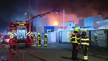 Grote brand in dakwerkbedrijf Venlo