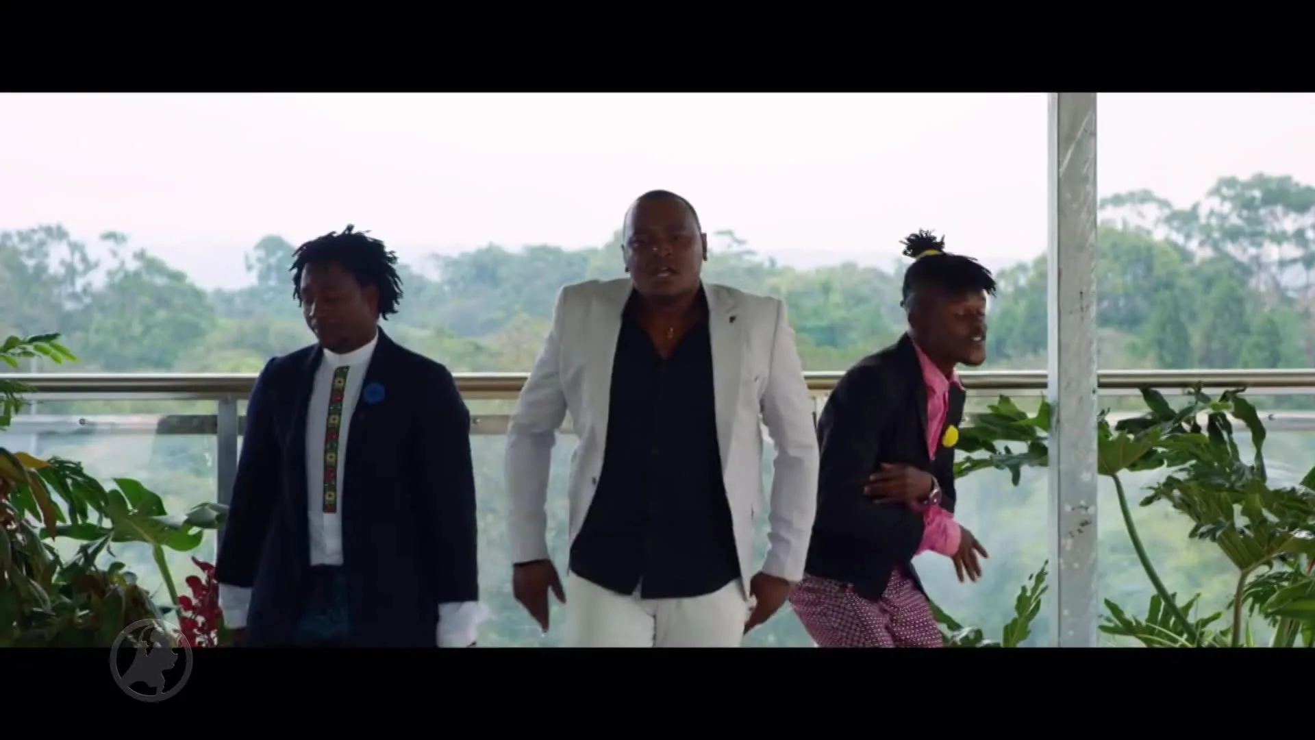 Nederlandse toeristen schitteren in videoclip van Keniaanse artiest