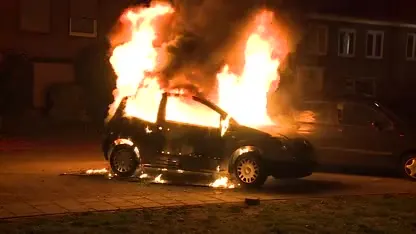 Auto brandt volledig uit in Drunen