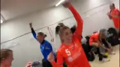 Handbalvrouwen heel erg blij