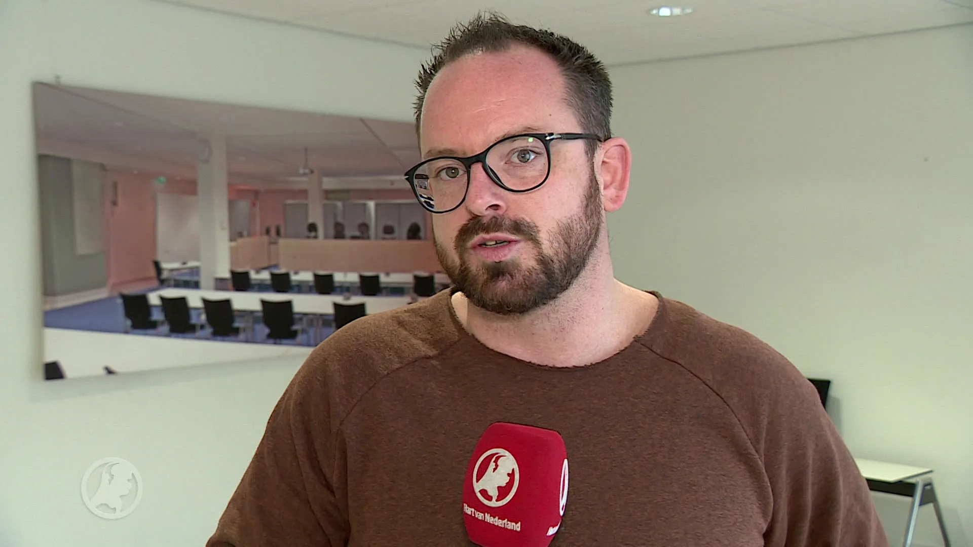 Peter R. de Vries weigert zich uit te kleden voor controle Bunker