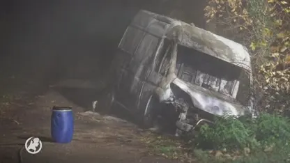 Busje met mogelijk drugsafval brandt uit in Arnhem