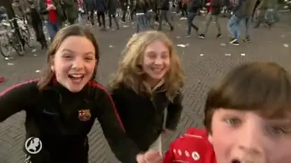 Ajax klopt PSV (3-1) en brengt spanning in strijd om landstitel terug