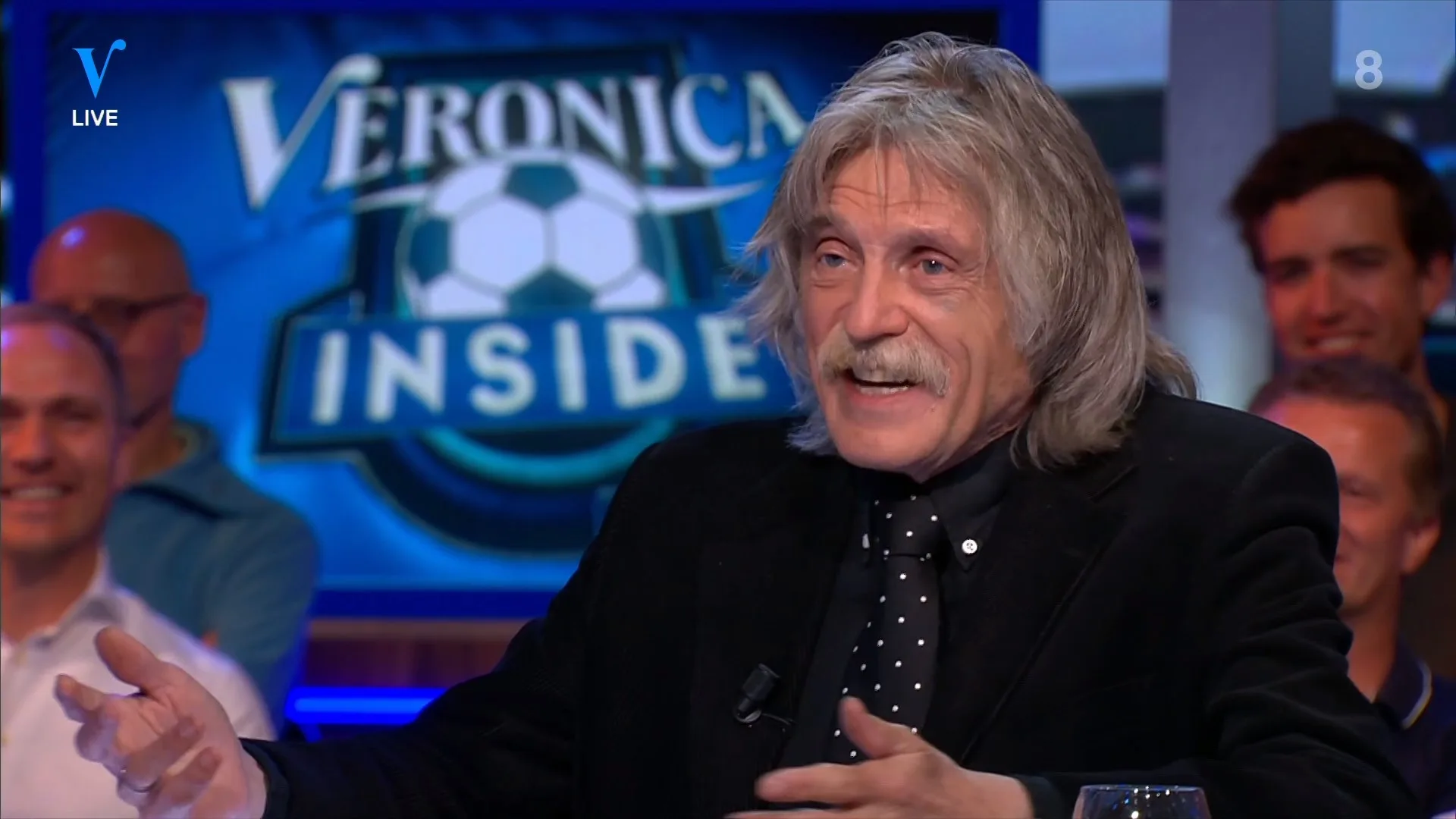 Johan hekelt Telegraaf-reporter: 'Hij kan er geen ene klote van'