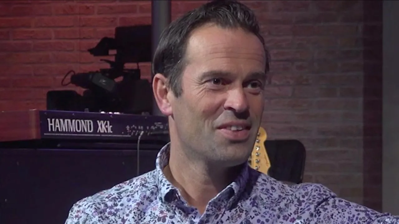 Basanova wordt overal nageroepen: 'Waar zijn je zusjes en nichtjes?'