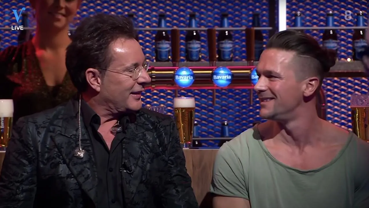 CLASSIC: Gerard Joling laat man in publiek zweten