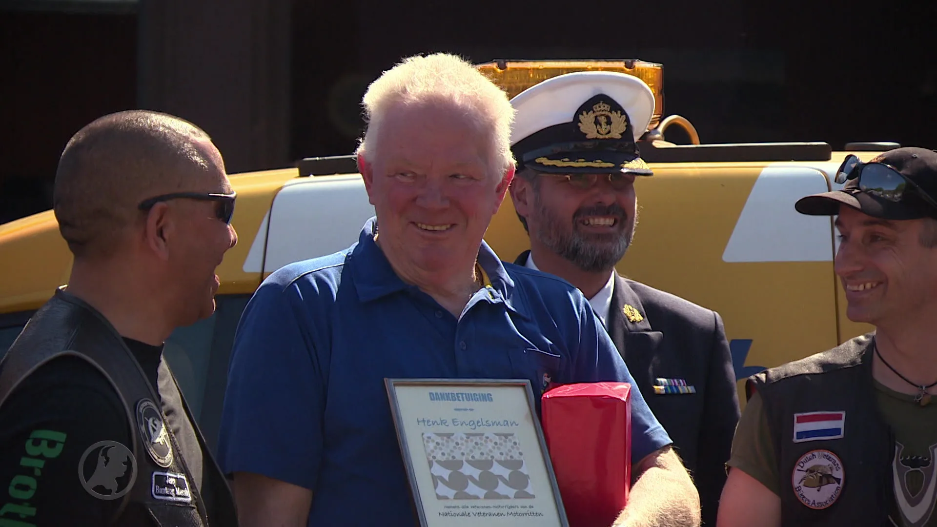 Veteranen verrassen ANWB-medewerker die hen te hulp schoot