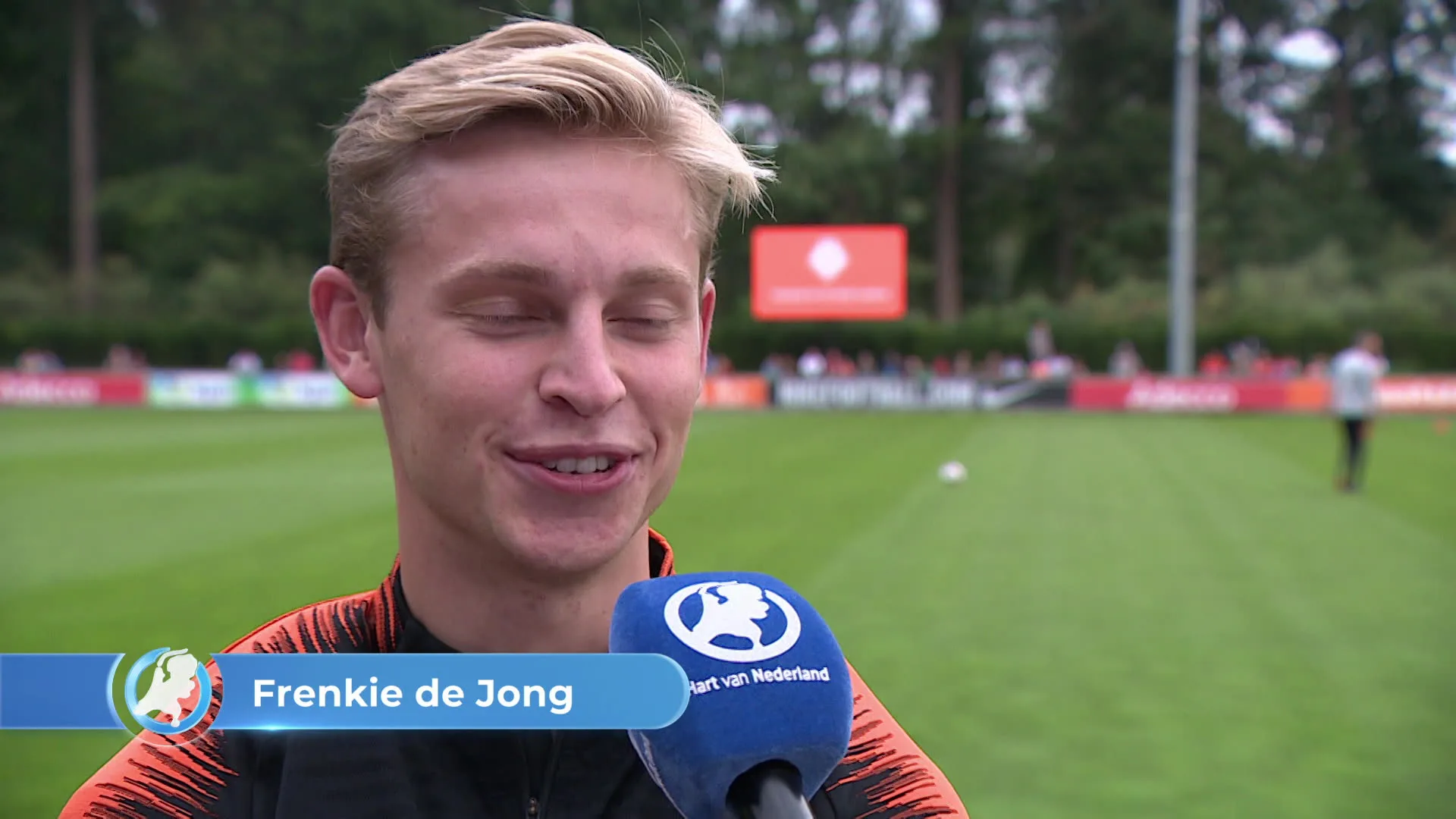 Koeman is op zoek naar een vast Oranje, maar maakt met liefde plaats voor Sneijder