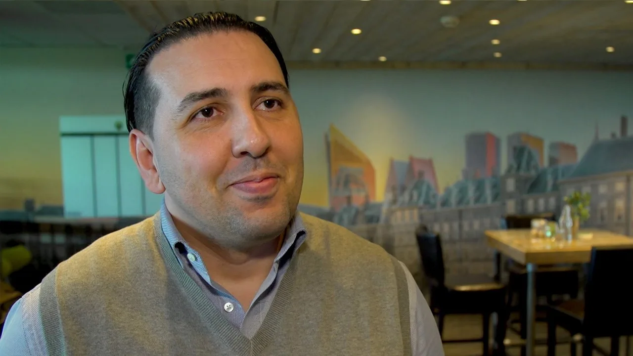 ADO-directeur Hamdi: 'Ben ervan overtuigd dat het goedkomt met de club’