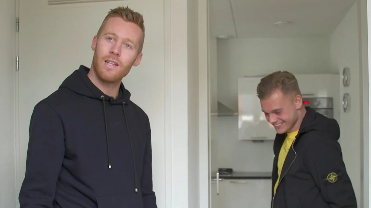 Dennis op pad met Van Duinen: 'Moet huis uit.. Deurwaarder aan de deur geweest'