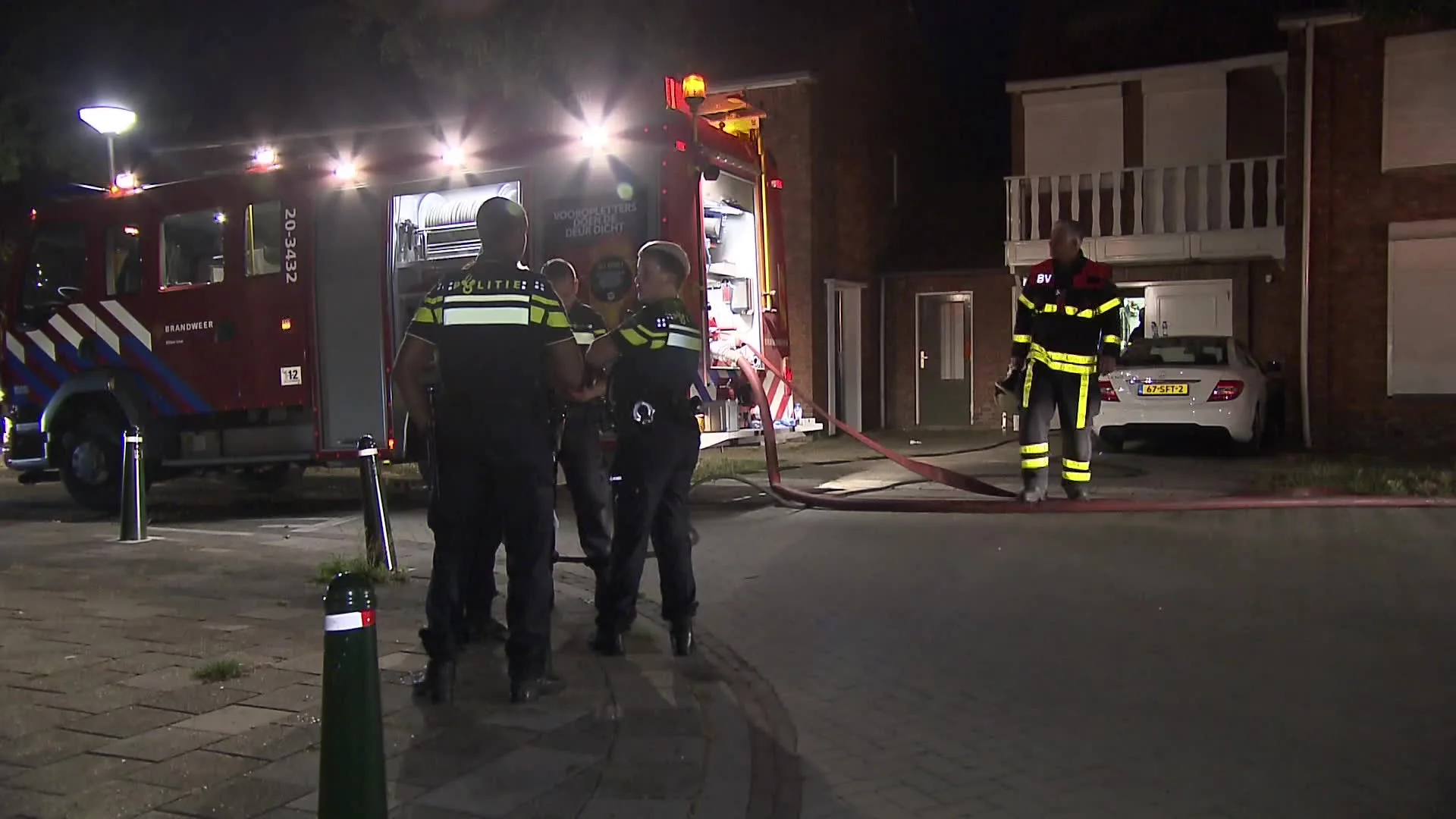 Vrouw overleden door brand, man en kind gewond