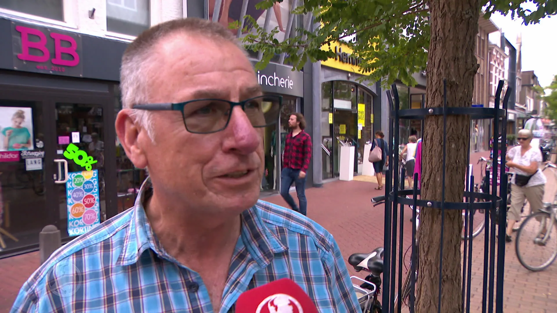 Baudet plaatst pikante naaktfoto