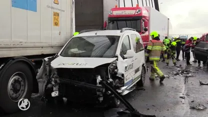 Bestuurder komt goed weg bij kettingbotsing op A2: ''Losgeschoten aanhanger kwam recht op ons af''