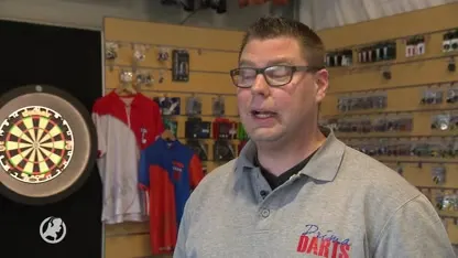 Vrouw en kinderen eigenaar dartwinkel duiken onder