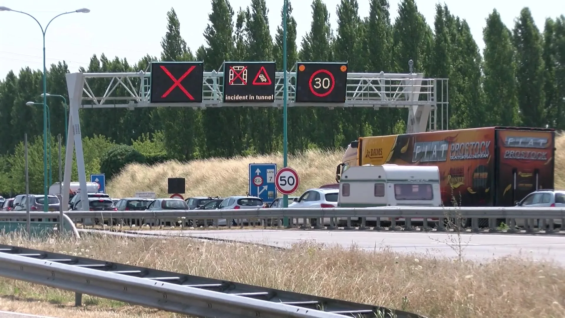 Westerscheldetunnel afgesloten door brand