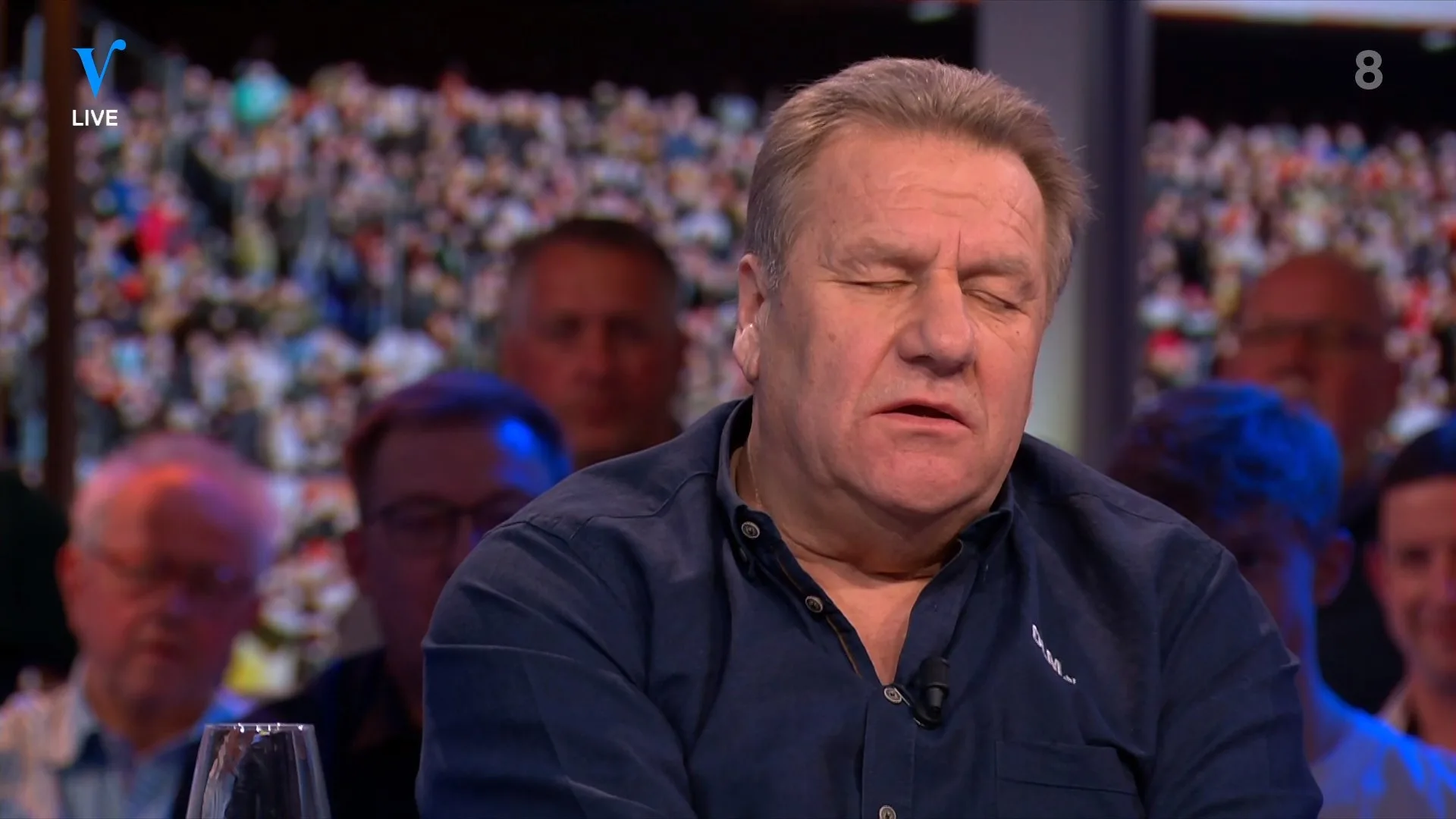 Jan verspreekt zich weer: 'Hij heet Valentijn!'