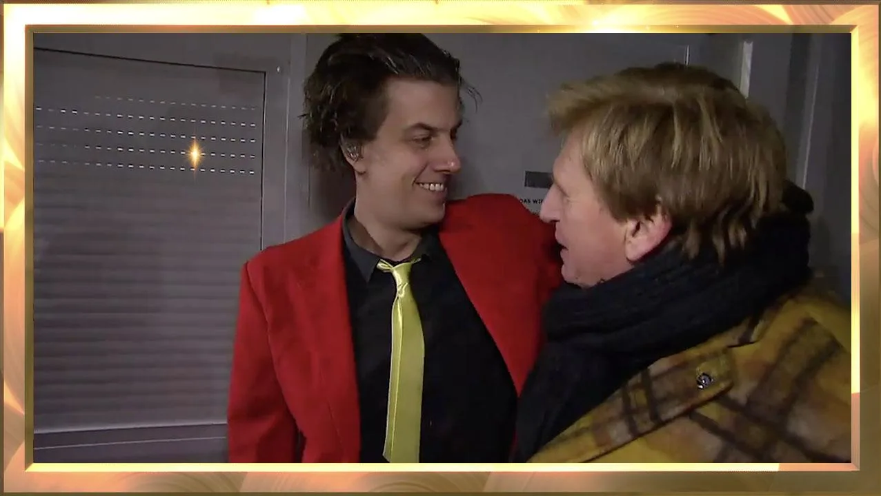 Henny gaat los op de Snollebollekes