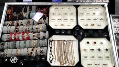 Juwelier in zak en as vanwege diefstal op beurs