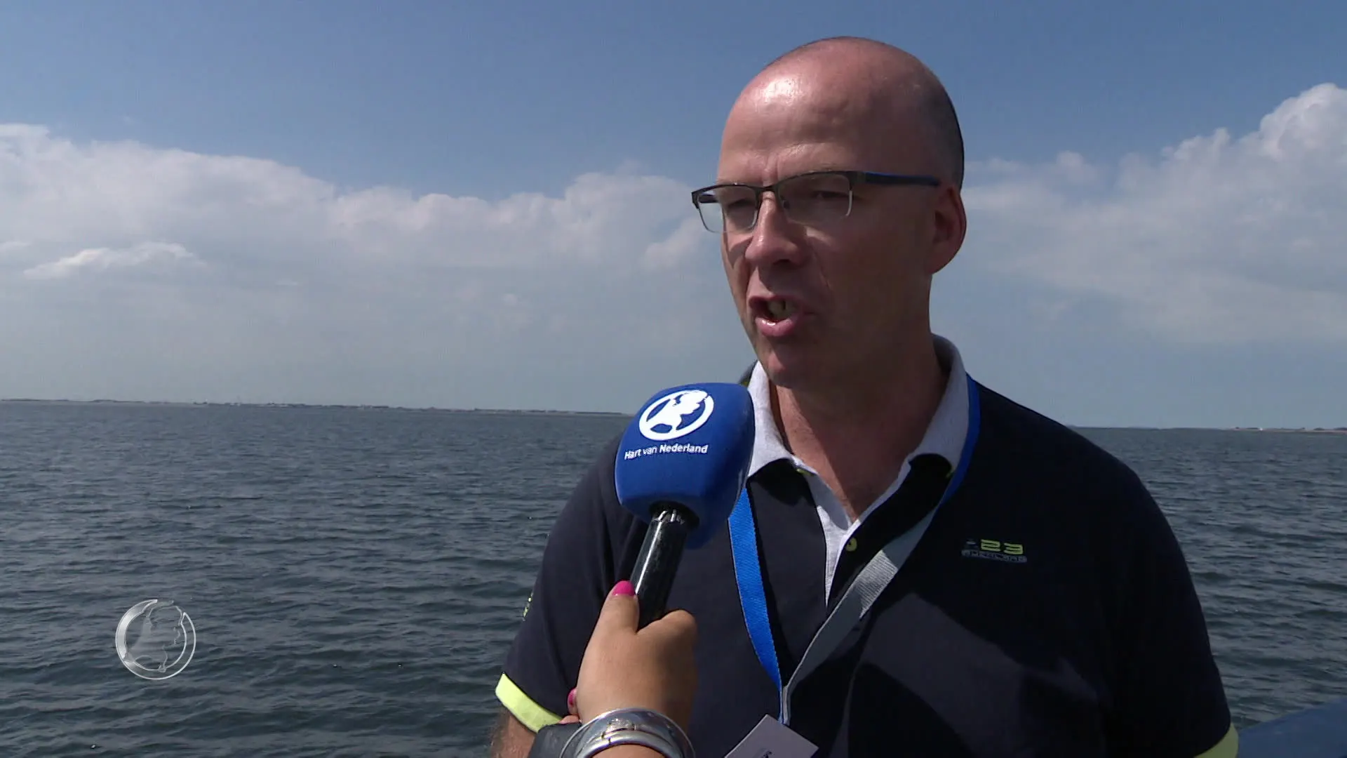 Eerste Zeeuwse mosselen boven water met duikboot