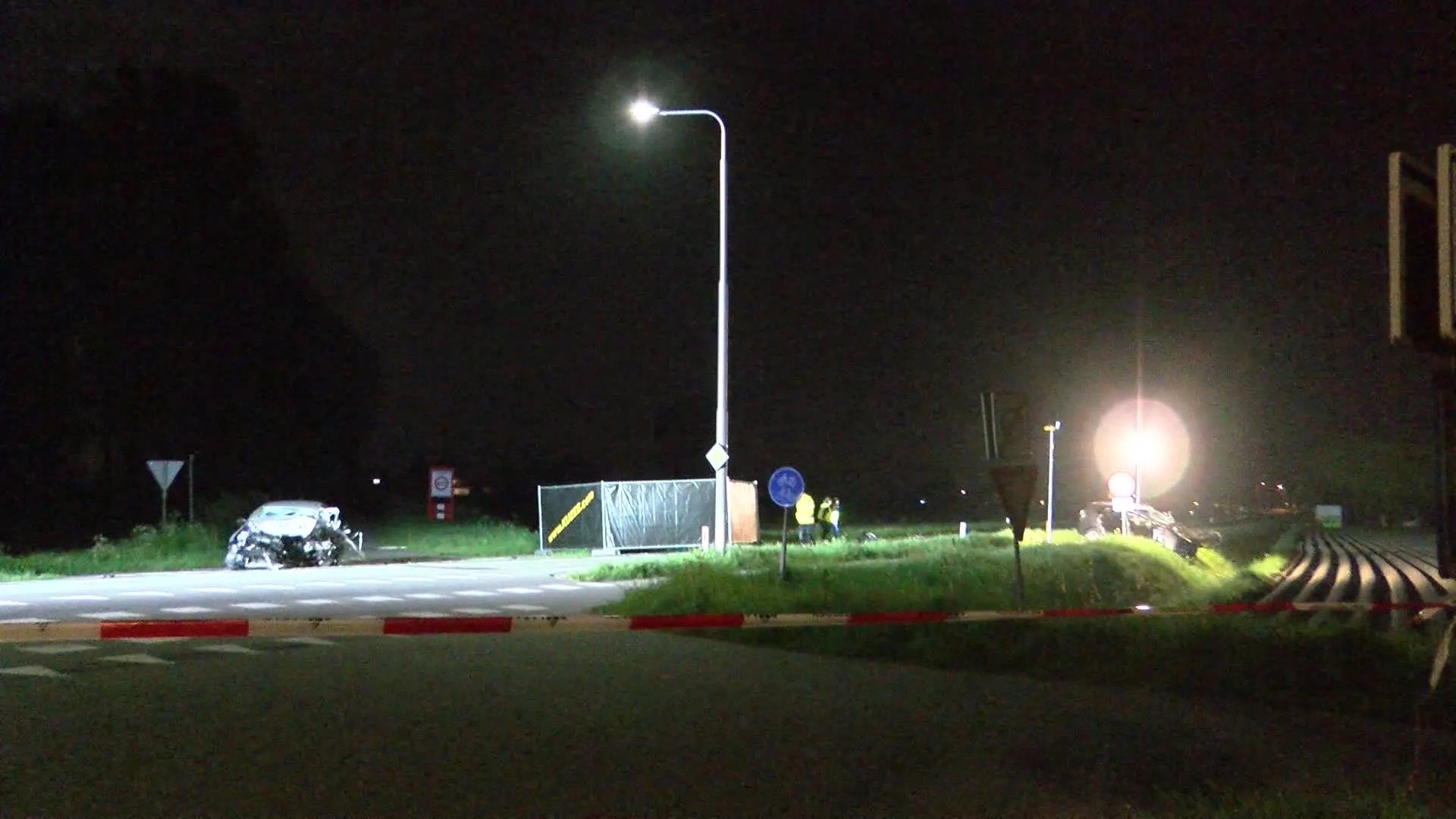 Dode en twee zwaargewonden door aanrijding in Hoek