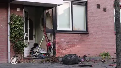 Automobilist ramt huis in Breda
