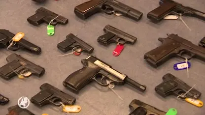 Snel 750 euro verdienen? Geef iemand aan die een vuurwapen heeft