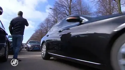 Honderden taxichauffeurs in actie tegen oneerlijke concurrentie en hoge premies