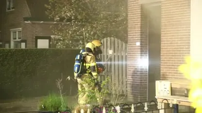 Woning onbewoonbaar door brand met forse rook in Wezep