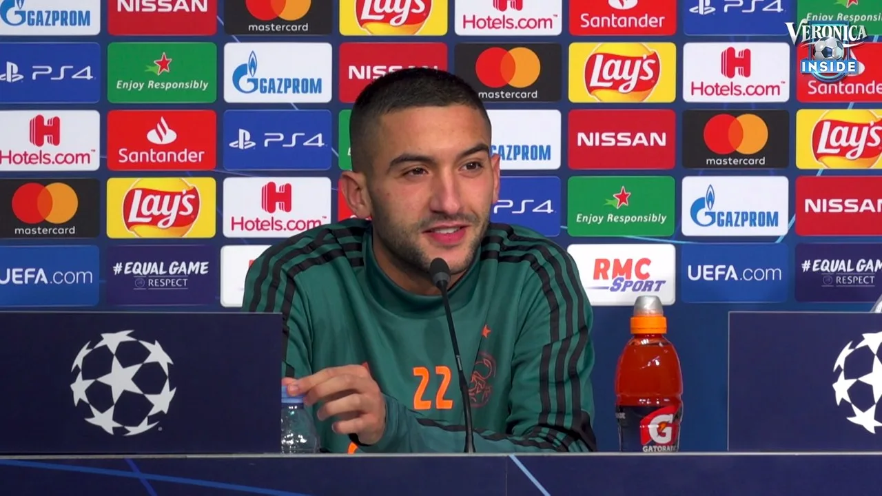 Ziyech: 'Als jullie betere vragen hebben, kan ik ook lachen'