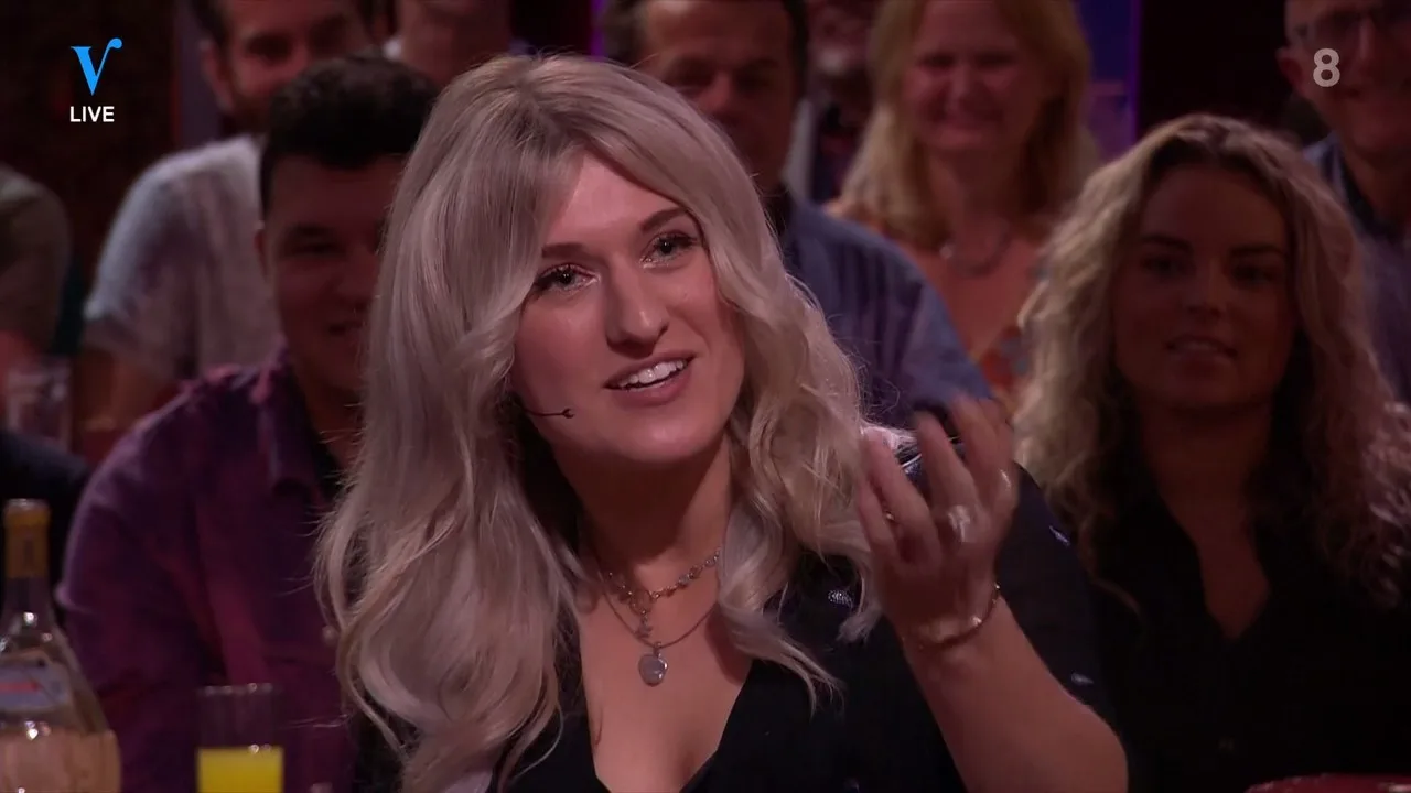 Britt Dekker kraakt bronnen Wilfred: 'Wie print dit soort blaadjes voor je uit?!'