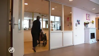 Brief namens demente moeder: 'Ik weeg 32 kilo en heb vaak honger, kom hier alsjeblieft werken'