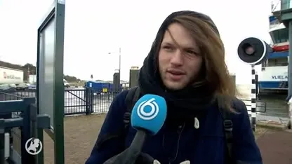 Storm en hoogwater op Vlieland: 'Iedereen helpt mee het water buiten te houden'