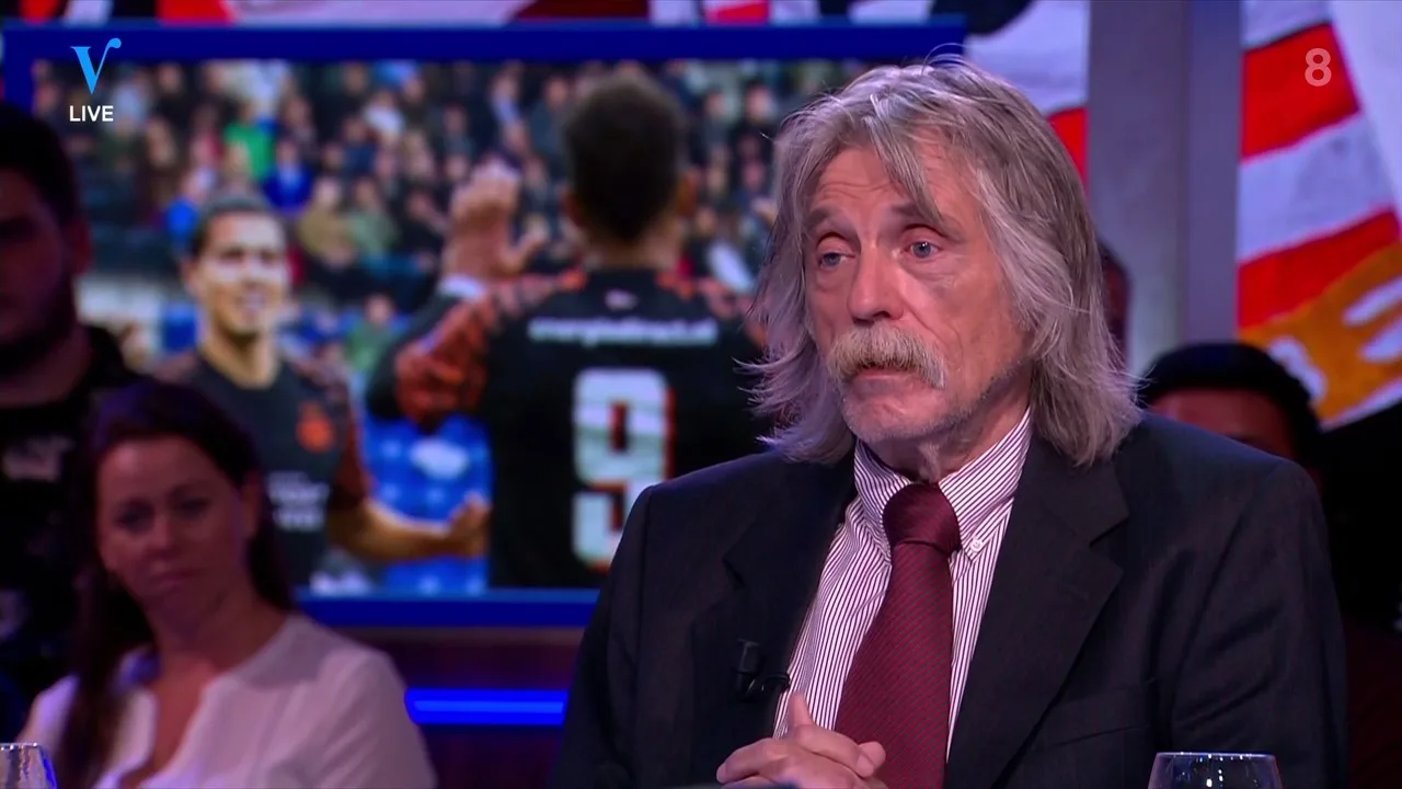 Johan onthult bedgeheim: 'We slapen alle drie naakt in bed'