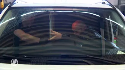 Spatschermen in auto's populair: 'Het plexiglas is niet aan te slepen'