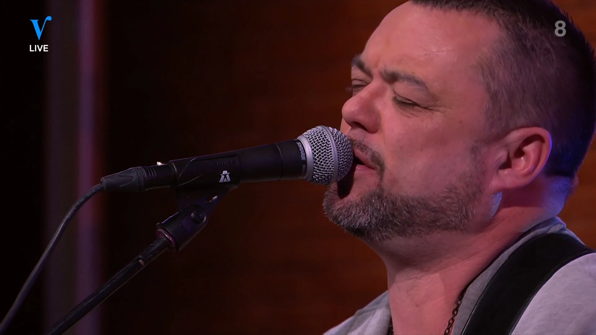 Wat een strot: Sean Webster zet studio op zijn kop!