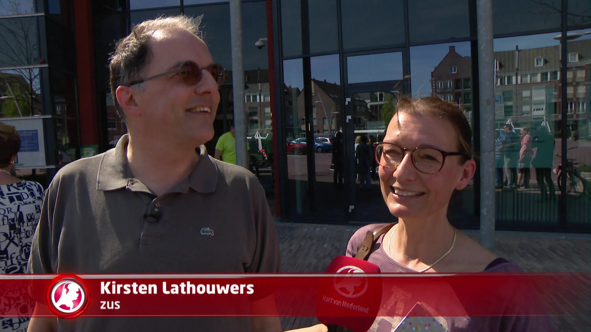 Verstandelijk beperkte Mark krijgt lintje van de burgemeester